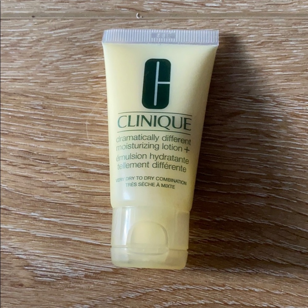 Clinique Dramatically Different Lotion - Picture 1 of 2